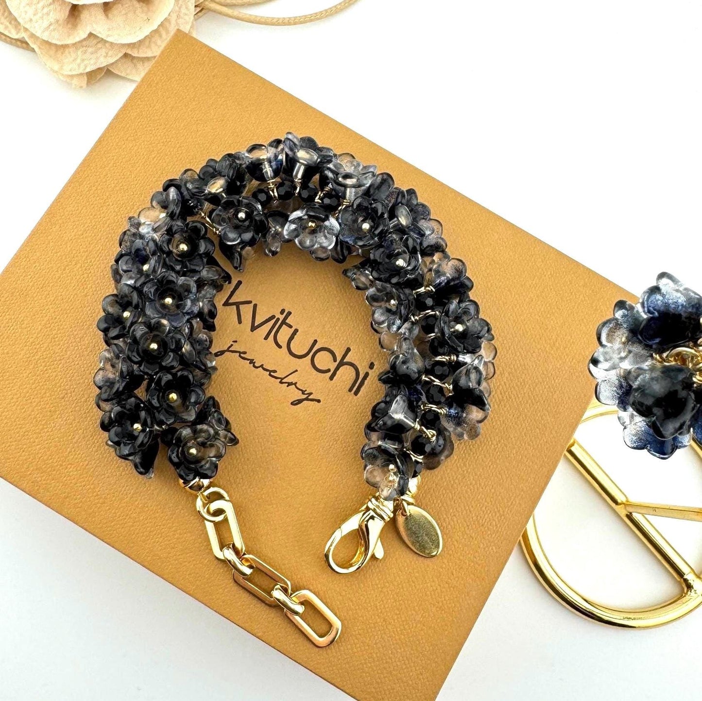 Set Black Bracelet Earrings, gold plated 18K, Sentimental Gift, Czech glass, lampwork Bouquet Flowers