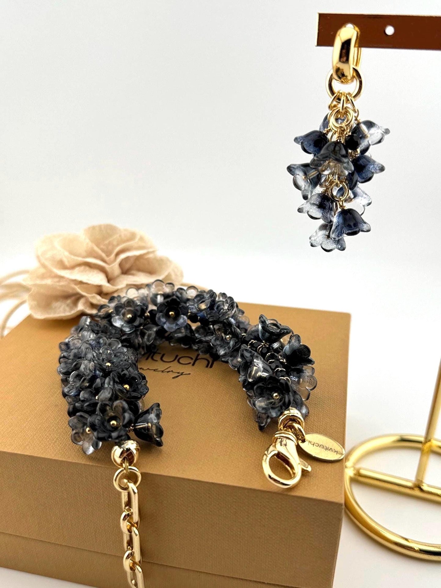 Set Black Bracelet Earrings, gold plated 18K, Sentimental Gift, Czech glass, lampwork Bouquet Flowers